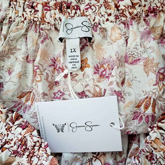 Jessica Simpson Violetta Flutter Sleeve Top - Picture 3 of 8